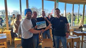 KDO doneert 25 verjaardagsboxen aan Stichting Jarige Job